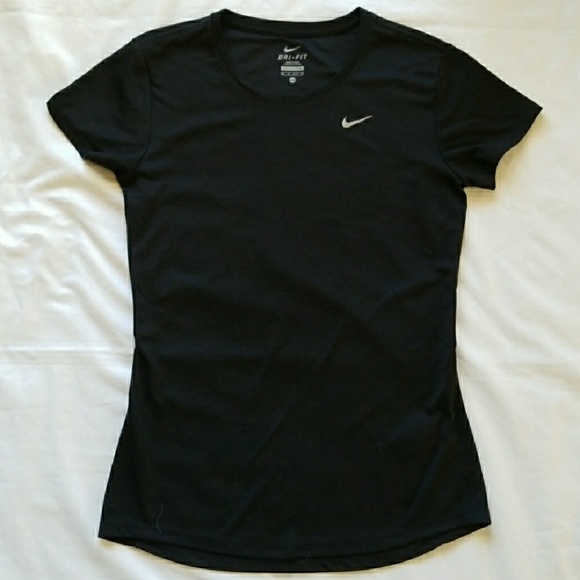 Nike Tops - 🎁5 for $25🎁NWOT Nike top